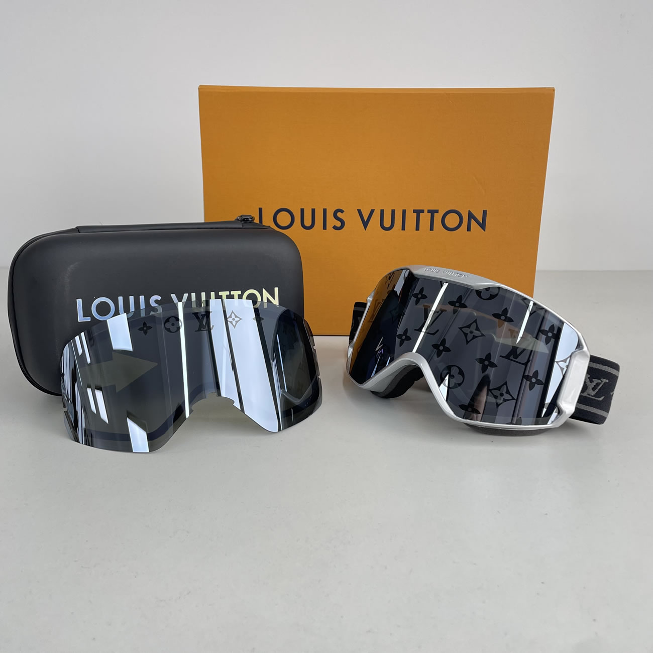 Louis Vuitton Lv Ski Mask Yellow Blue Black Pink Silvery White (14) - newkick.vip